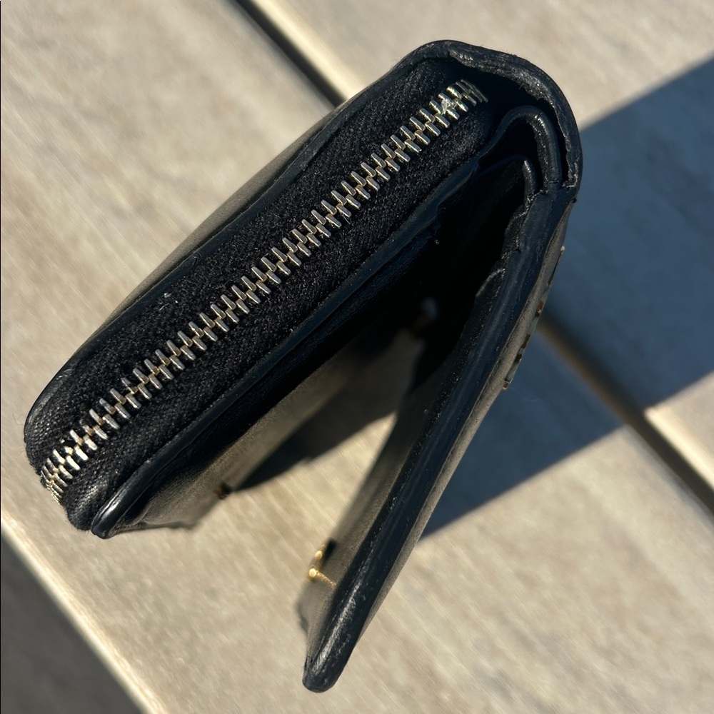 Saint Laurent (YSL) Black Leather Compact Wallet - Picture 6 of 9